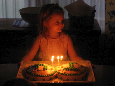2006_08_05 Jane and her cake.jpg